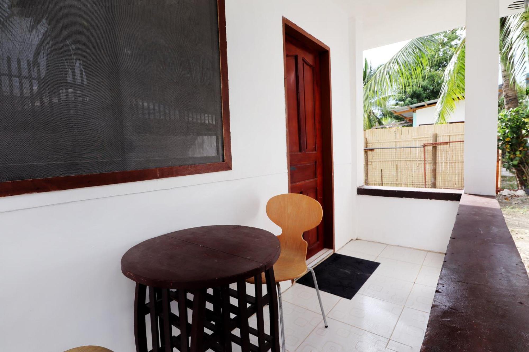 Ocean Breeze Hostel By Daily Sweet Moalboal Exterior foto